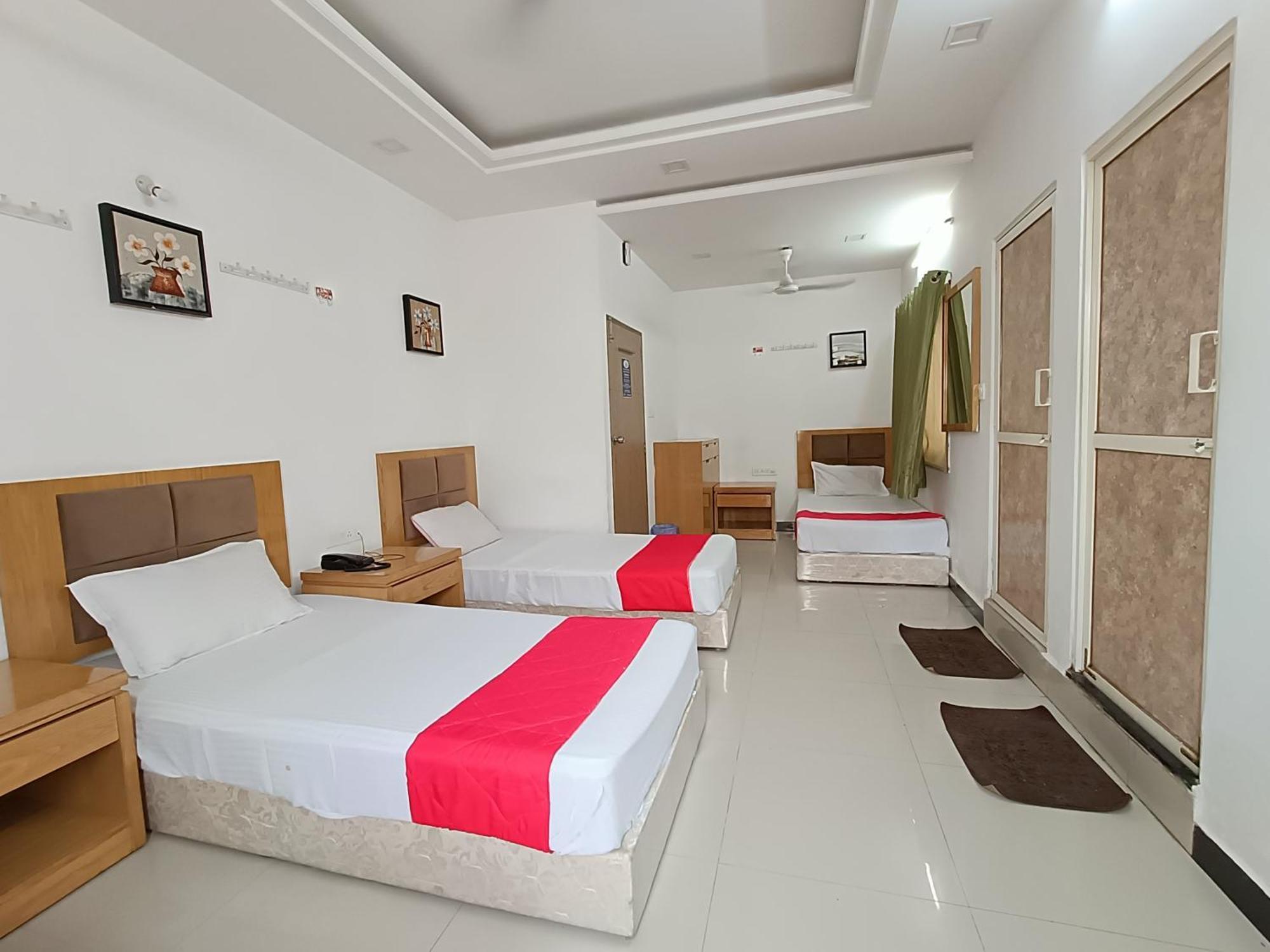 Stay Guru Usha Residency Бгудж Екстер'єр фото