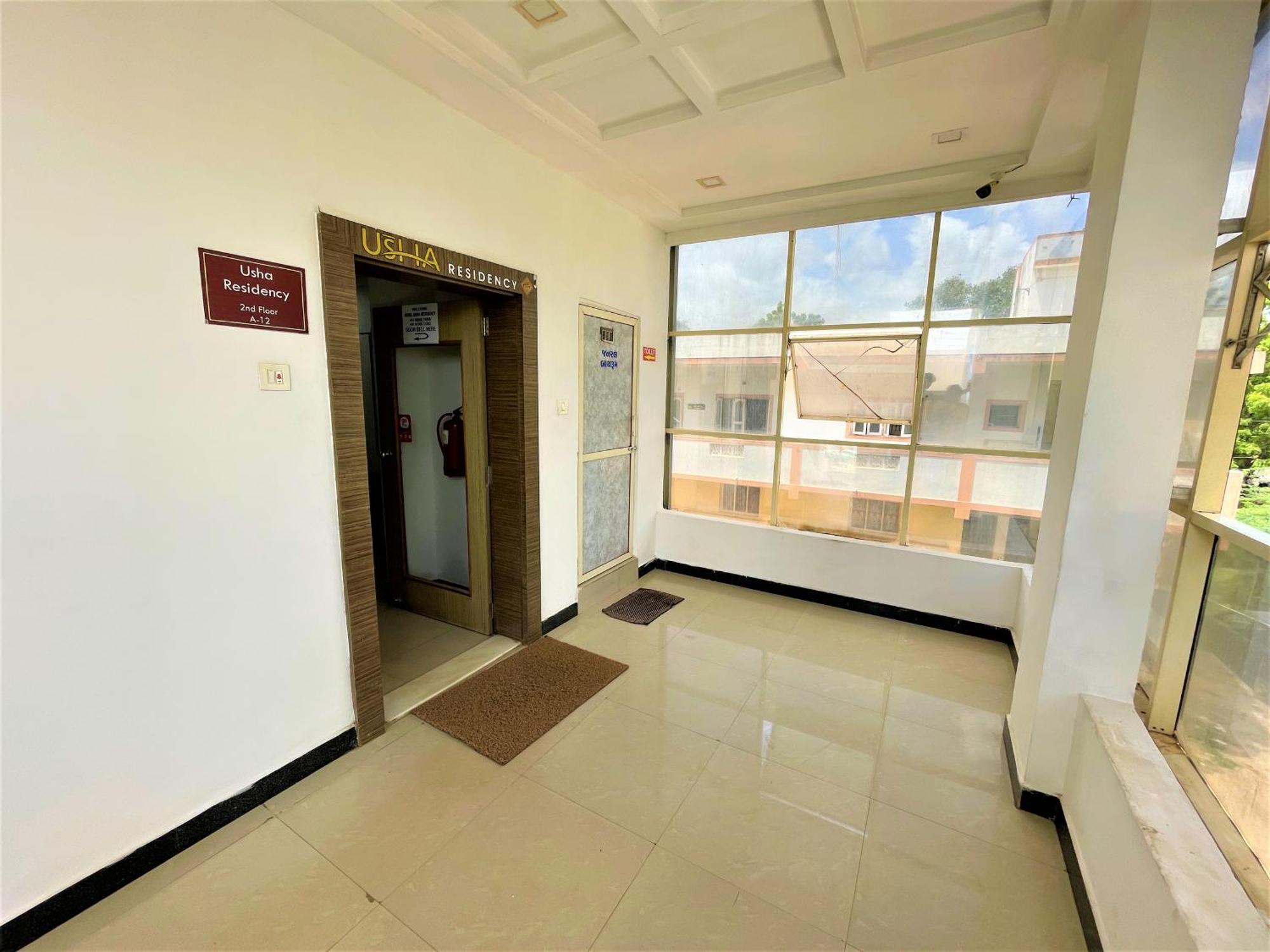 Stay Guru Usha Residency Бгудж Екстер'єр фото