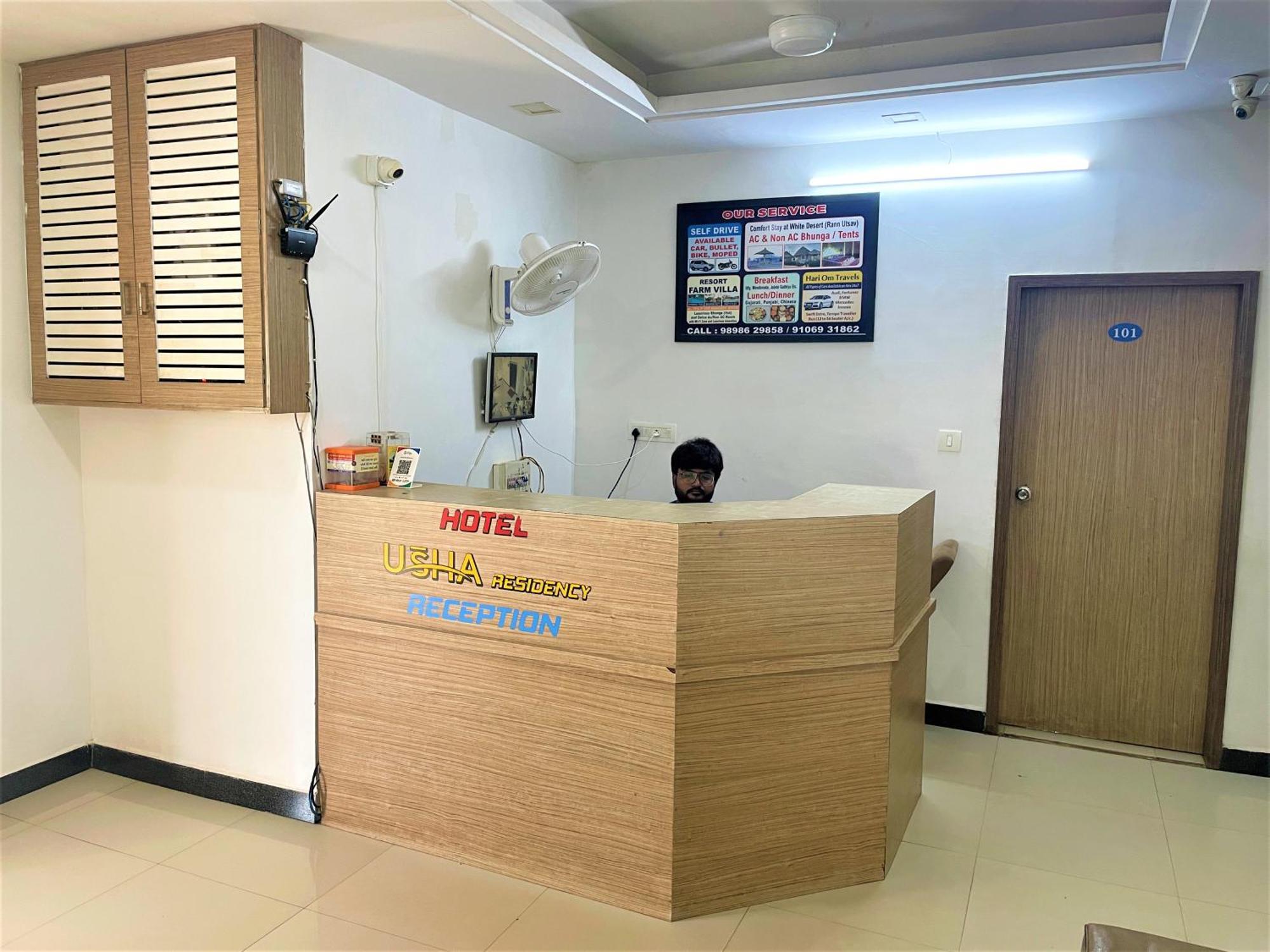 Stay Guru Usha Residency Бгудж Екстер'єр фото