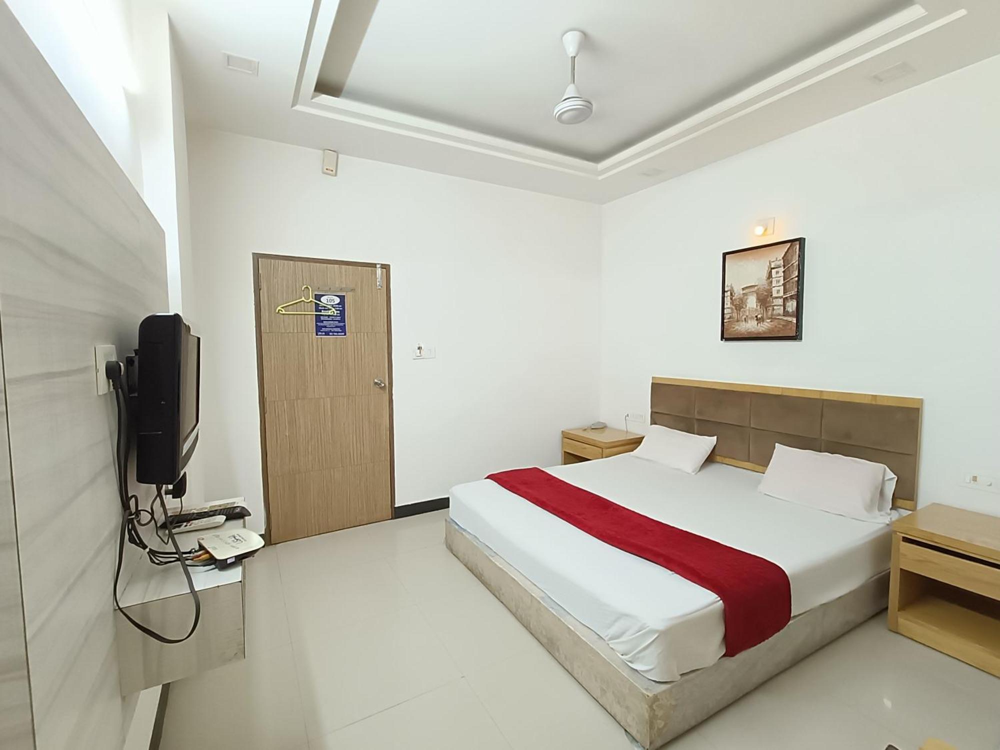 Stay Guru Usha Residency Бгудж Екстер'єр фото