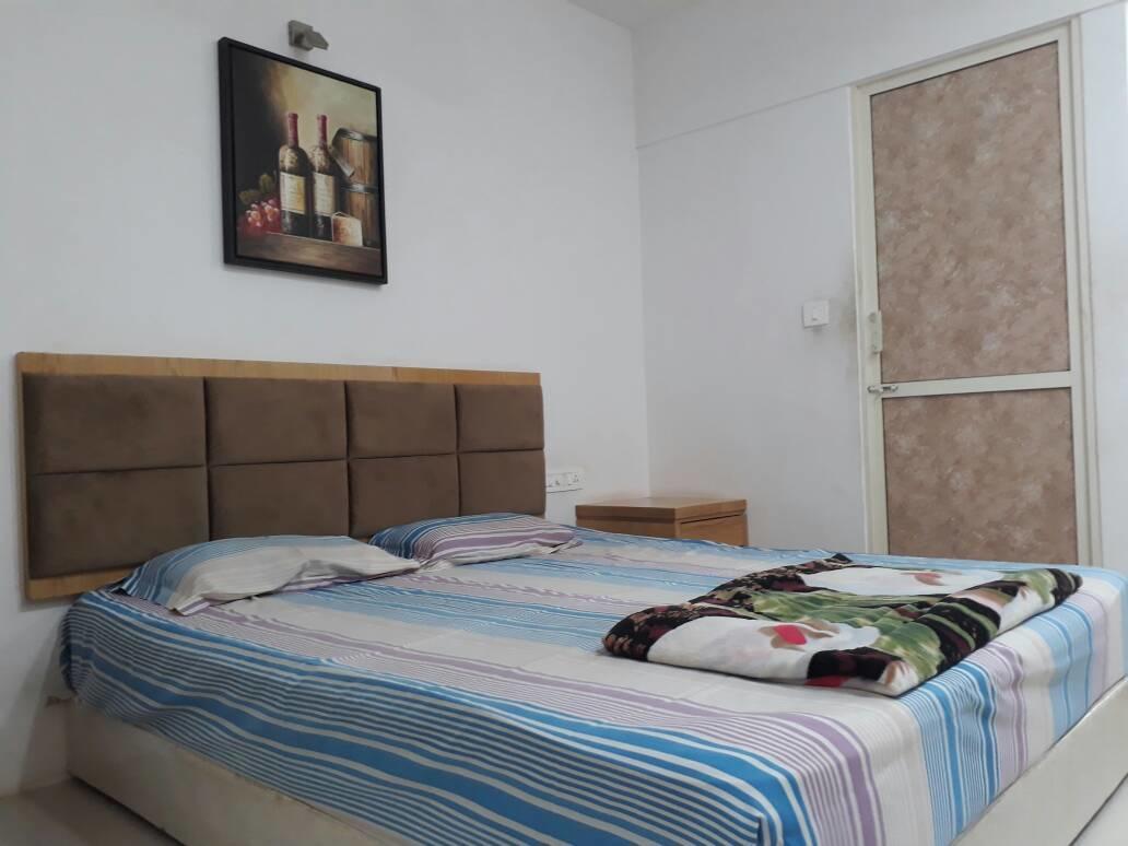 Stay Guru Usha Residency Бгудж Екстер'єр фото