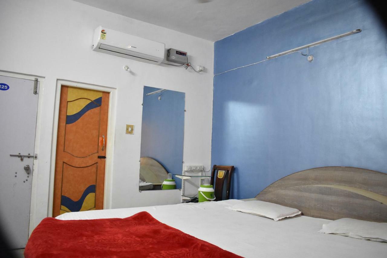 Stay Guru Usha Residency Бгудж Екстер'єр фото